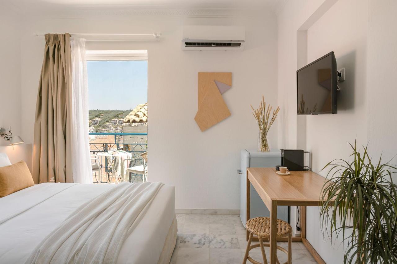 The Blue Hotell Skiathos stad Exteriör bild