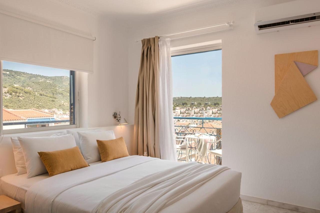 The Blue Hotell Skiathos stad Exteriör bild